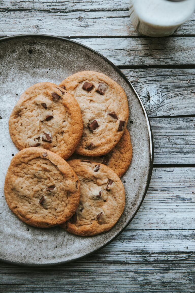 chocolate chip cookies